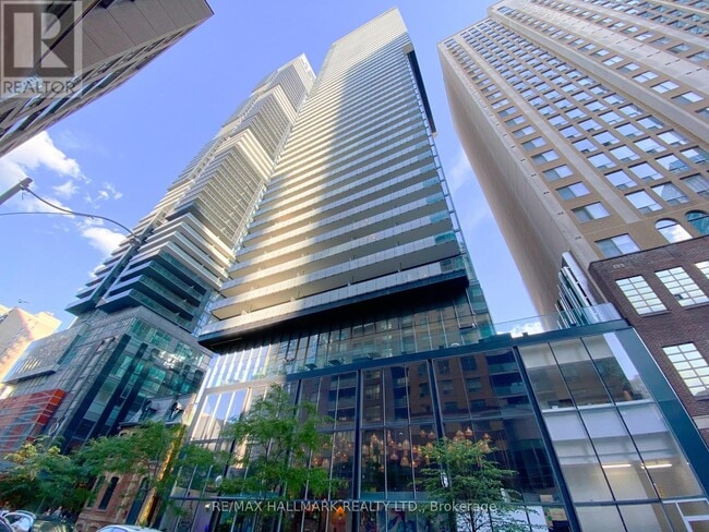 Building Photo - 15-1415 Grenville St