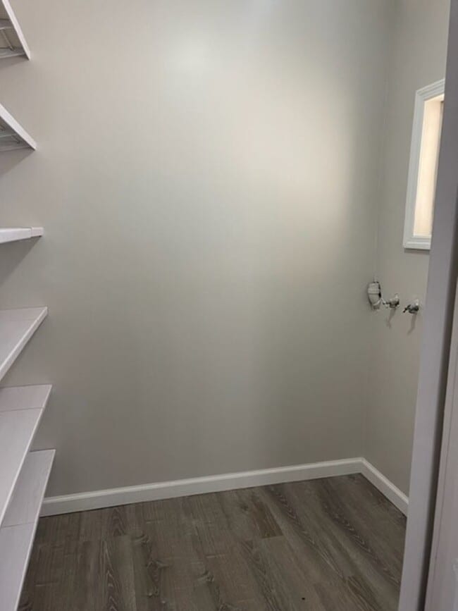 Building Photo - 2675 Sunset Dr