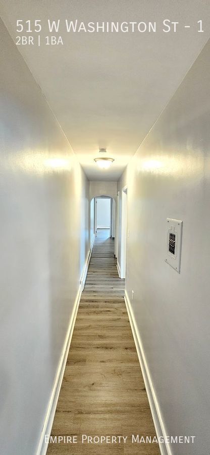 Building Photo - 2 Bedroom / 1 Bathroom Apartment located i...