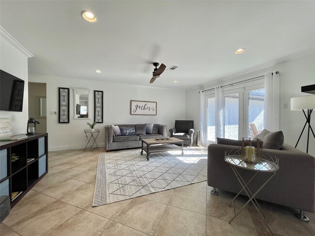 Building Photo - 5711 Belrose Dr