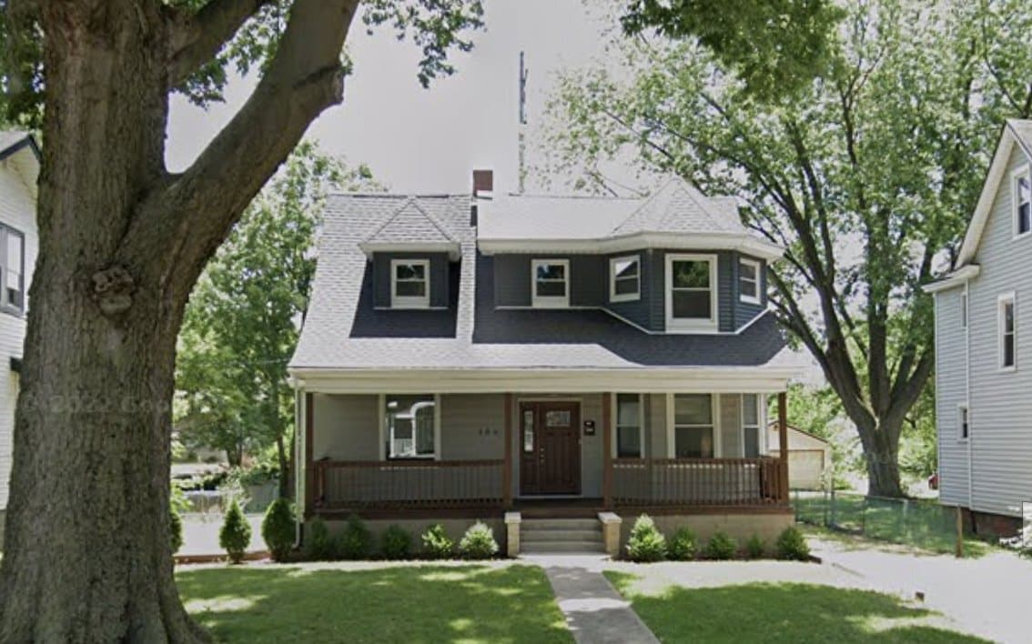 Primary Photo - 404 E Maywood Ave