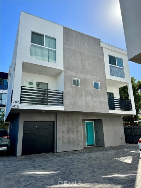 Foto principal - 2412 Carmona Ave