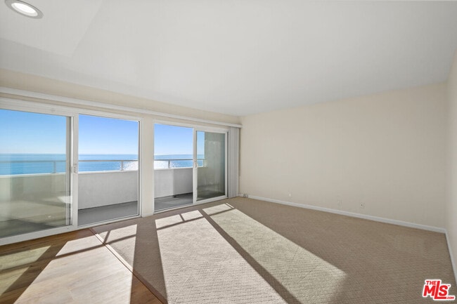 Building Photo - 18002 Coastline Dr