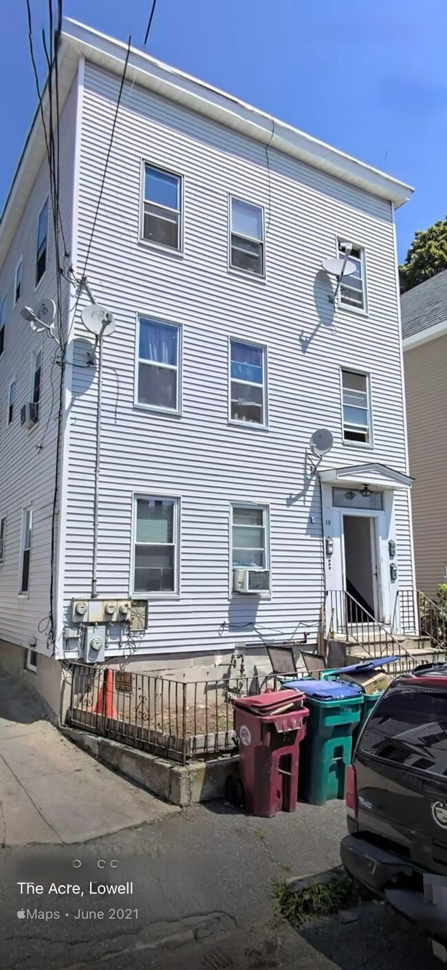 Building Photo - 19 Butterfield St