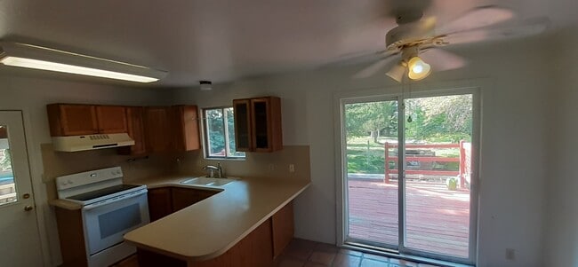 Building Photo - 700 North Homestead Dr