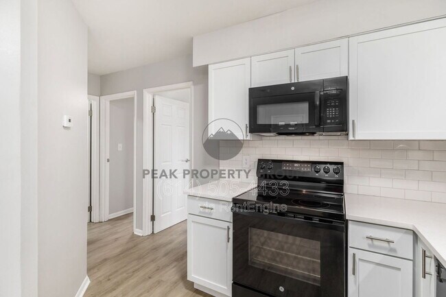 Foto del edificio - 639 Riverview Dr