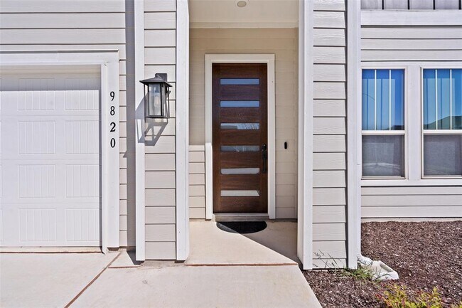 Foto del edificio - 9820 Grapevine Leaf Dr
