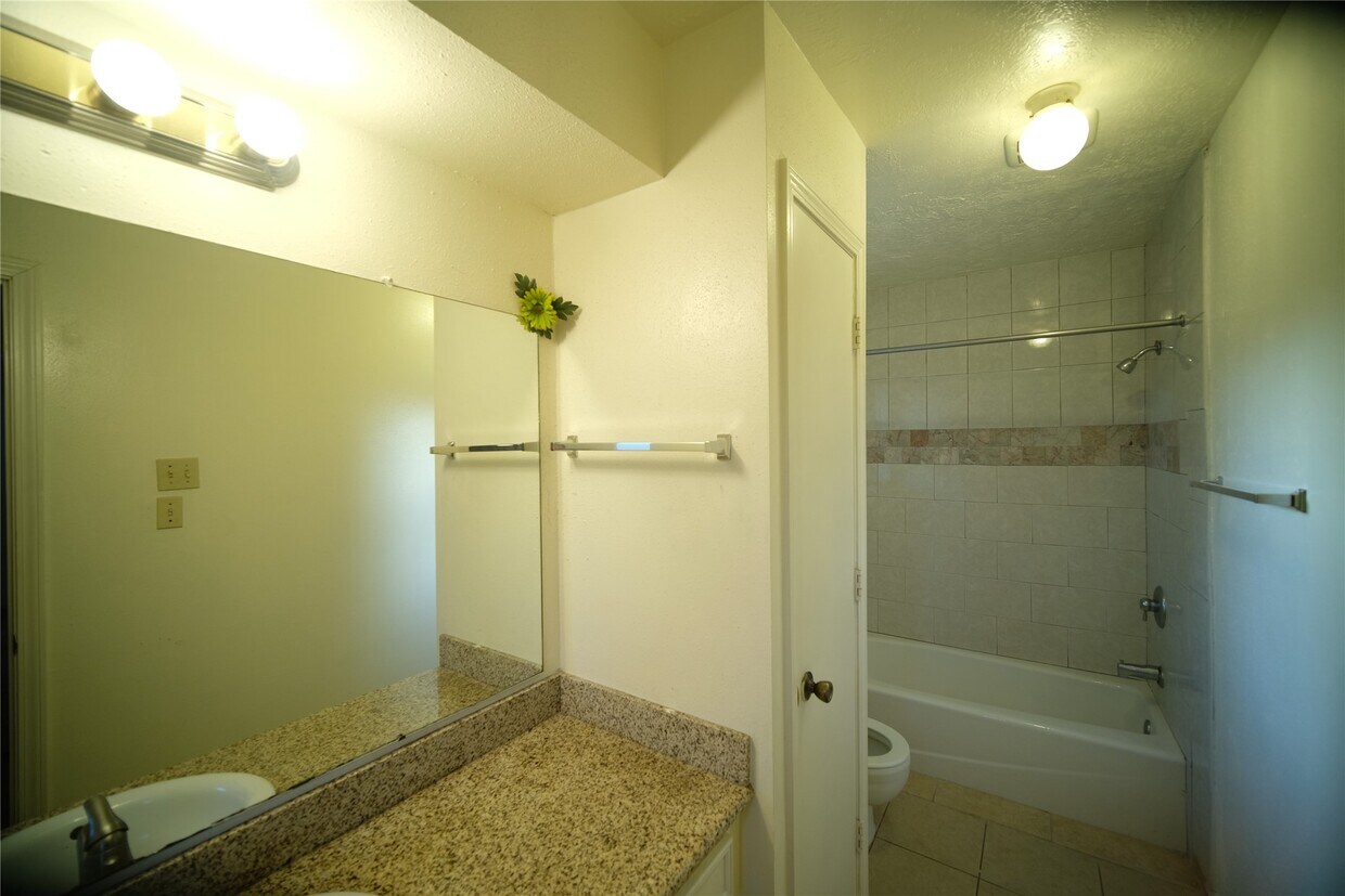 Foto del edificio - 12327 Bexley Dr