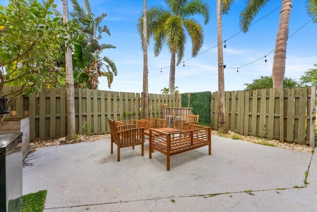 Foto del edificio - 3750 Victoria Dr