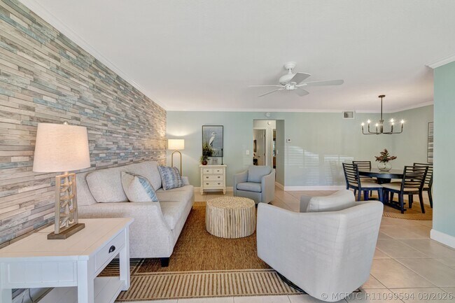 Foto del edificio - 215 Manatee Ln