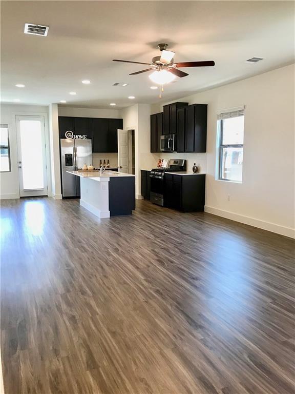 Foto del edificio - 2240 Twisted Willow Ln
