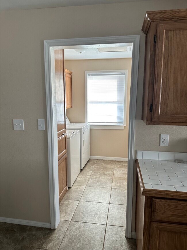 615 W Nettie Ave, Kingsville, TX 78363 Townhome Rentals in Kingsville