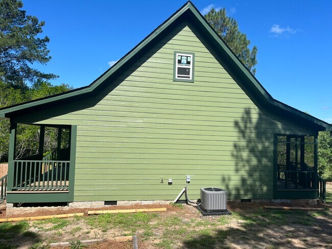 Foto del edificio - 180 Taylor Pond Rd