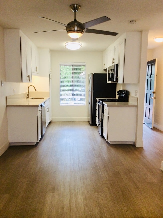 Building Photo - Sierra Regency Apartments