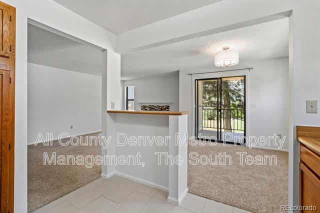 Foto del edificio - 6705 S Field St