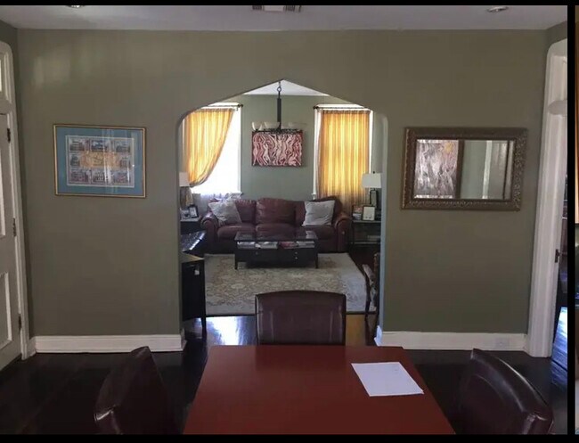 Foto del edificio - 2533 Jefferson Ave