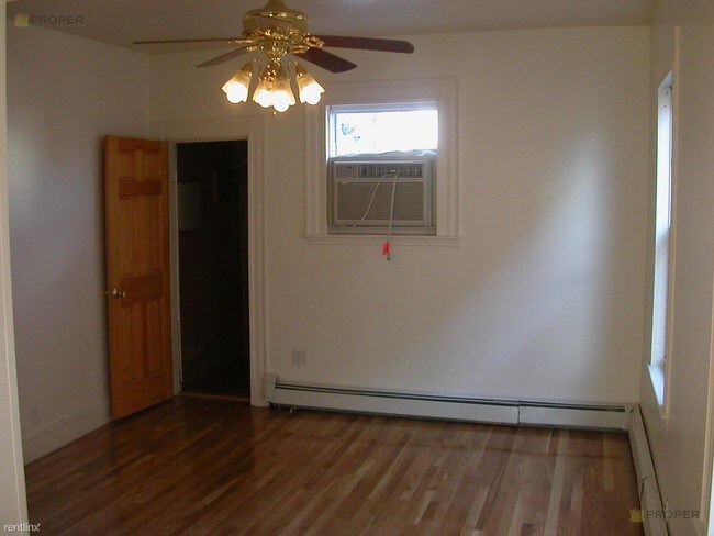 Foto del edificio - 9 br, 3.5 bath  - 31 Seattle St # 21TAT