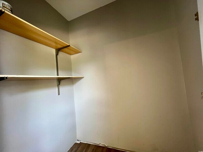 Building Photo - 5834 Longwood Dr