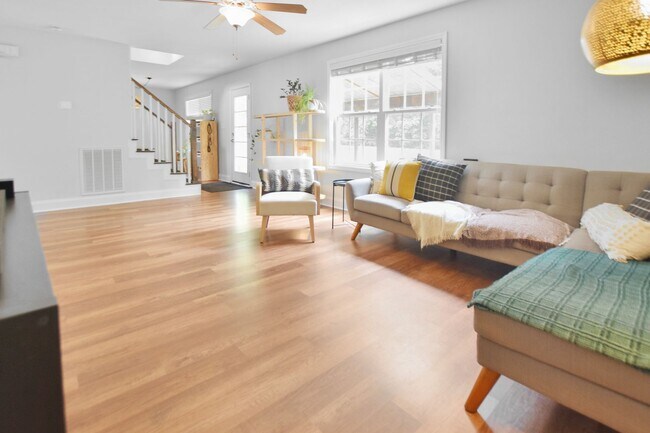 Foto del edificio - Pet Friendly Three Bedroom!