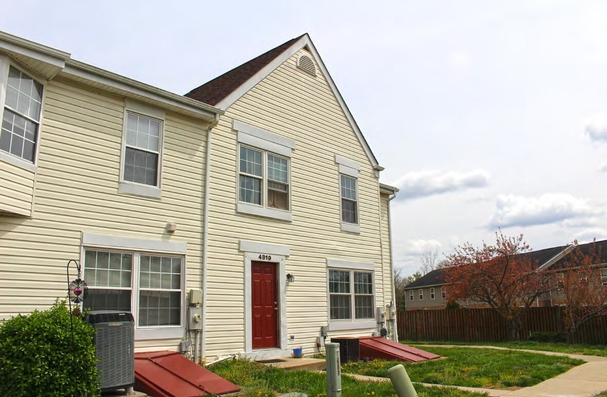 Primary Photo - 4819 Berwyn House Rd