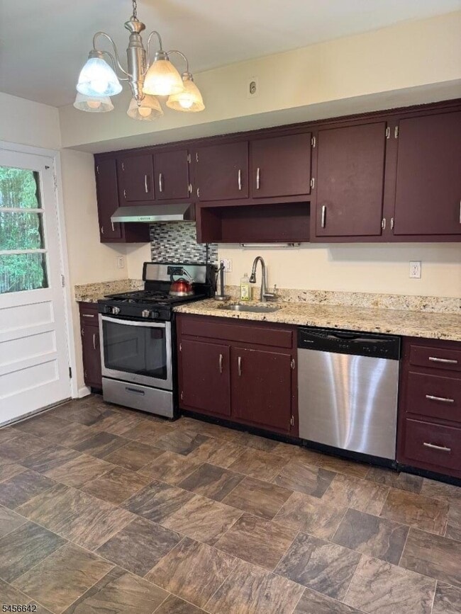 Building Photo - 403 Longview Ct