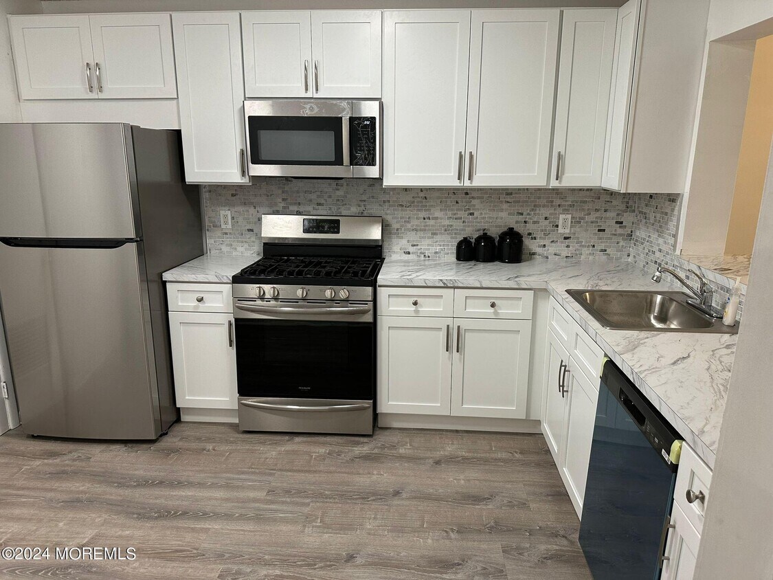Foto principal - 204 Forsythia Ln