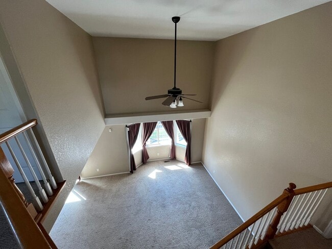 Foto del edificio - Spacious 3BD/2.5 BA Home in Thornton, CO! ...