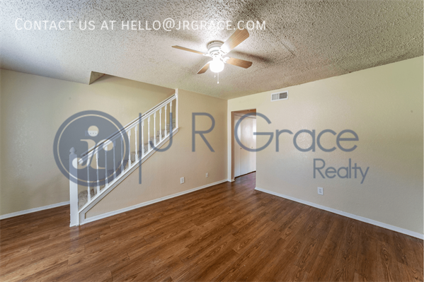 Foto del edificio - 5837 Shadydell Dr