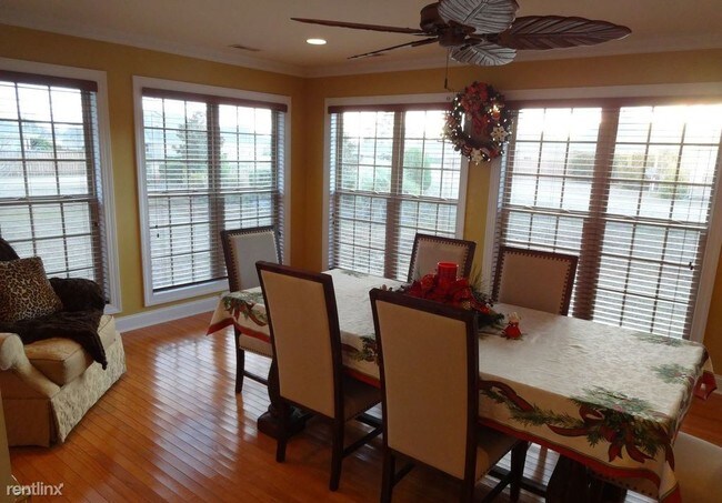 Foto del edificio - 1007 Ringlet Ct