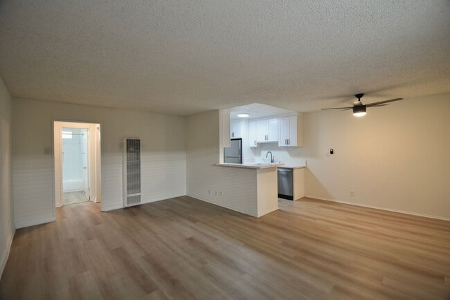 Foto del edificio - 849 N McCadden Pl