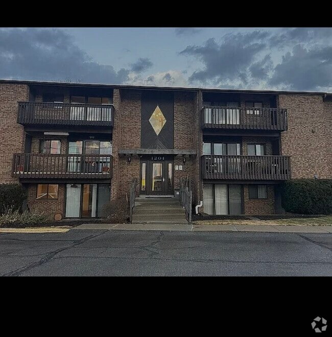 Building Photo - 1201 Dutilh Rd