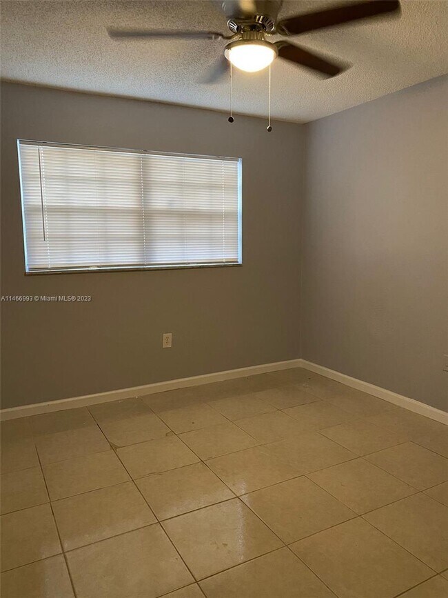 Foto del edificio - 6401 SW 22nd St