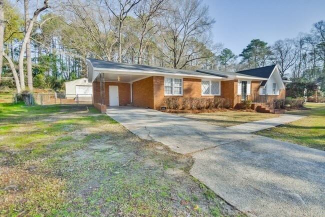 Building Photo - Don't wait to call this one yours!