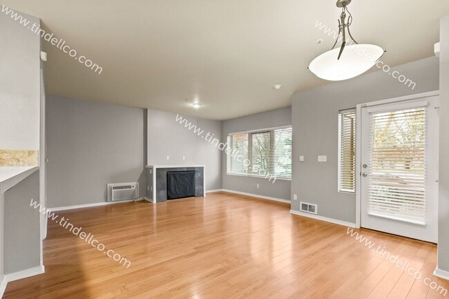 Building Photo - Luxurious 1BR/1BA Condo in Matthew Frank Community - Your Ideal Urban Retreat! (W/S/G included)
