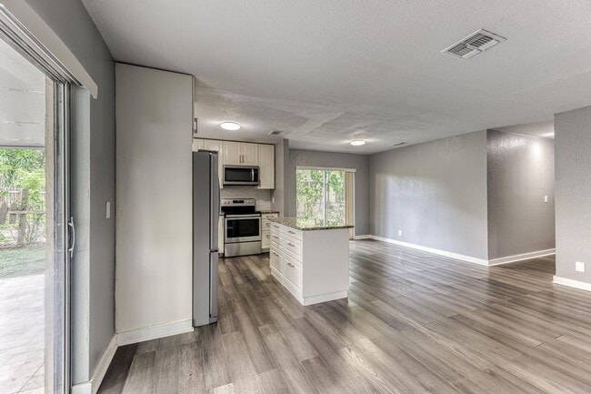 Building Photo - 7971 NW 35th Ct
