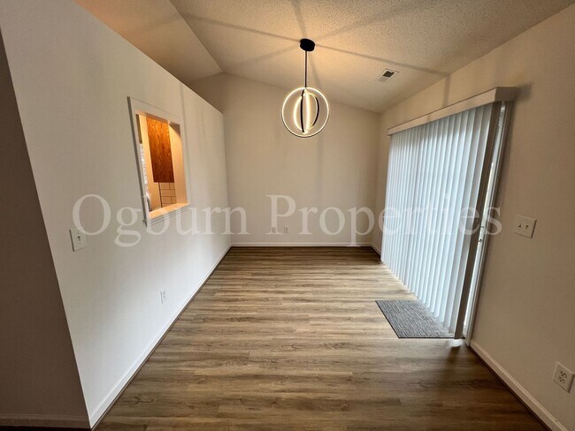 Foto del edificio - 3572 Milhaven Rd