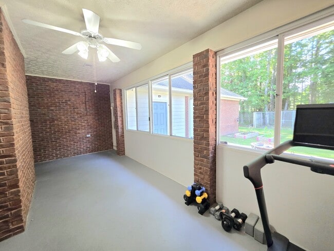 Building Photo - 607 Coleman Way
