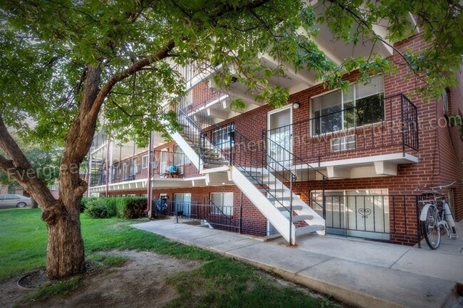 Foto del edificio - 1109 Alford St