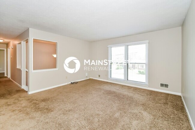 Building Photo - 3 Bedroom Pet-Friendly Home in Louisville, KY with Main Street Renewal