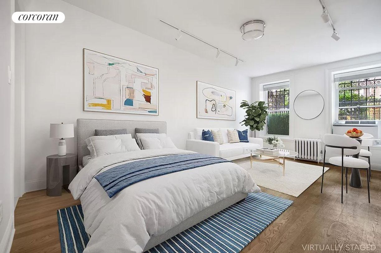 Foto principal - 54 E 83rd St