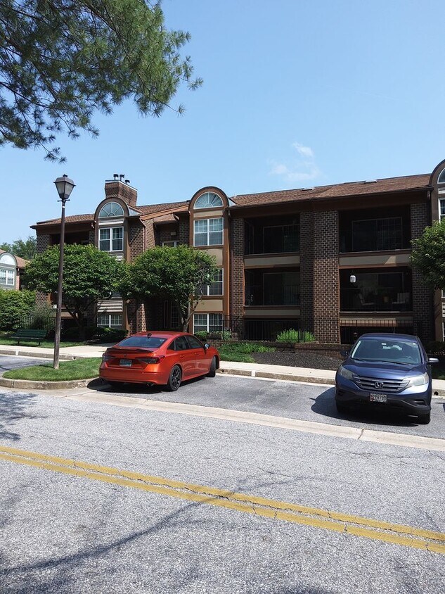Foto principal - Two Bedroom/ Two Bath Condo at Falls Garde...