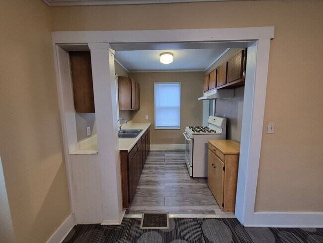 Foto del edificio - 2 Bedroom, 1 Bathroom Home with Deck