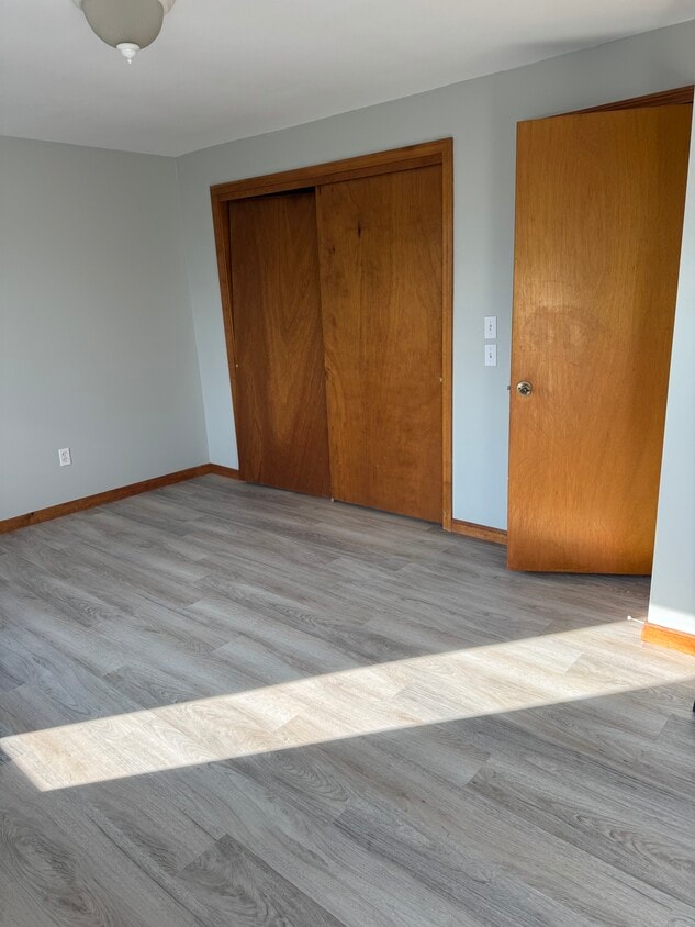 Building Photo - 410 Farmington Ave