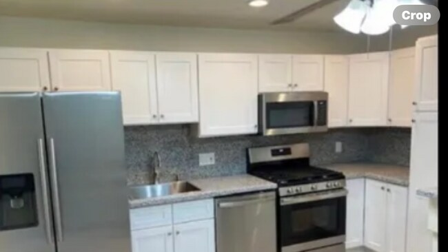 Foto del edificio - 3935 Foothill Rd