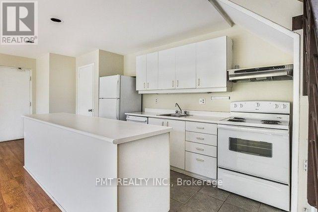 Photo du bâtiment - 2064 Queen St E