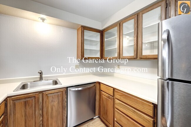 Foto del edificio - 3 Bedroom 2 Bathroom Multnomah Village Condo