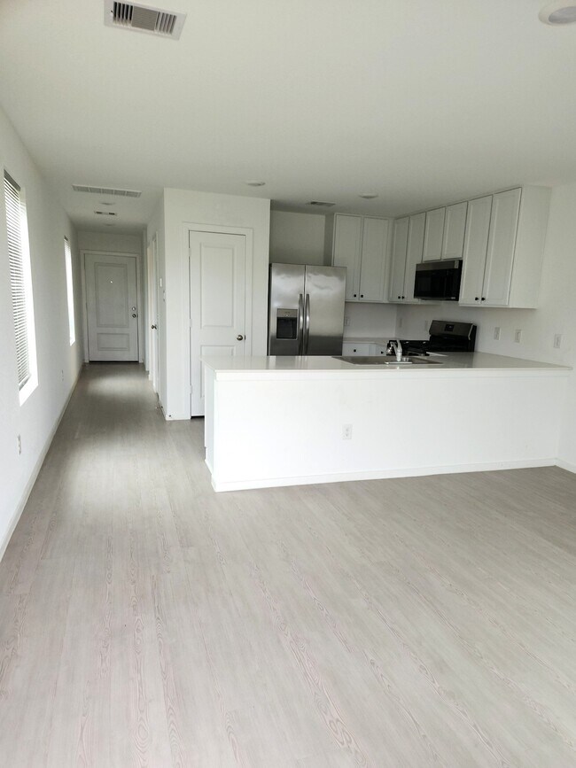 Foto del edificio - 18242 Via Aurelia Dr