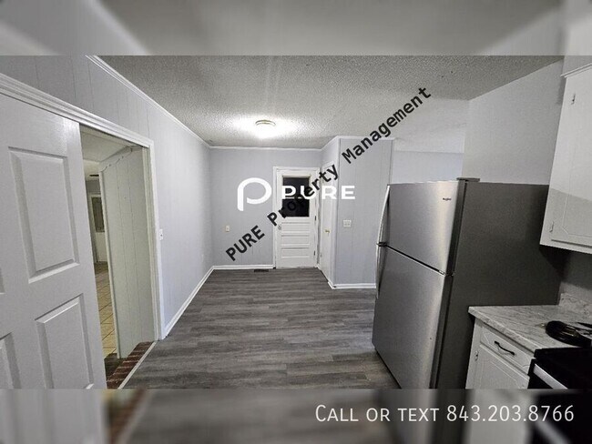 Building Photo - 364 Holly Ave