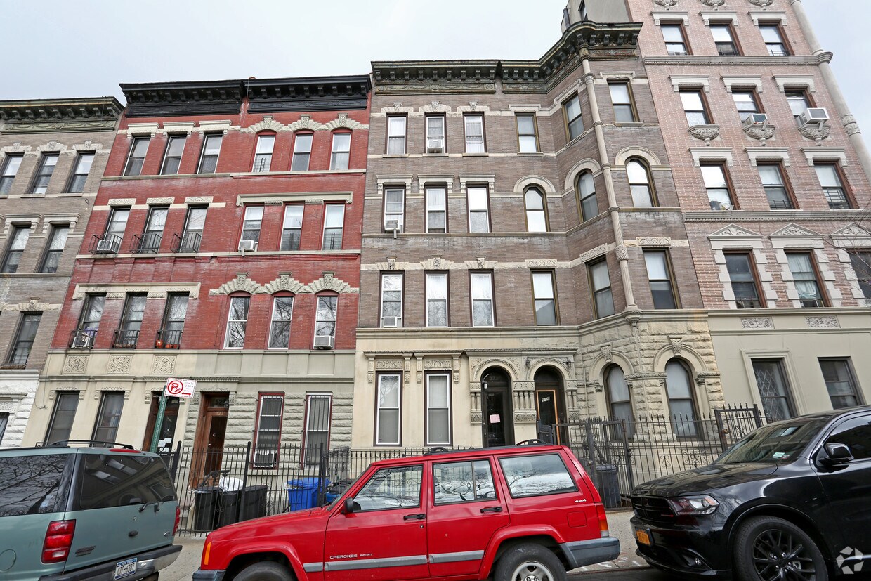 Building Photo - 521 W 141st St
