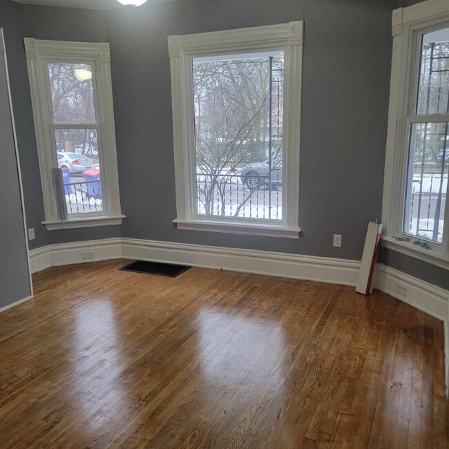 Foto del edificio - 127 Paddock Ave SE